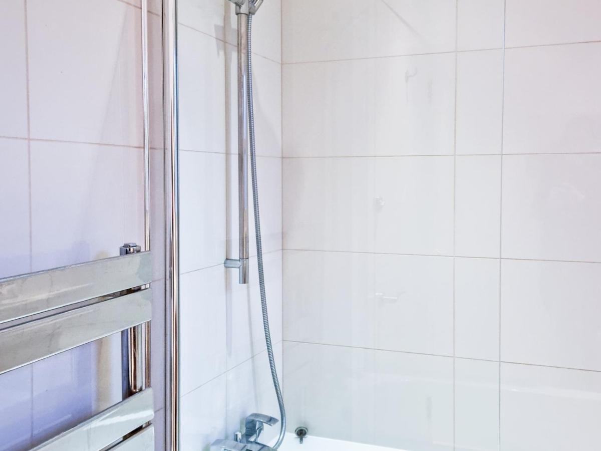 Pass The Keys Family Friendly 2 Bedroom Gem In Shepherd'S Bush Londres Exterior foto