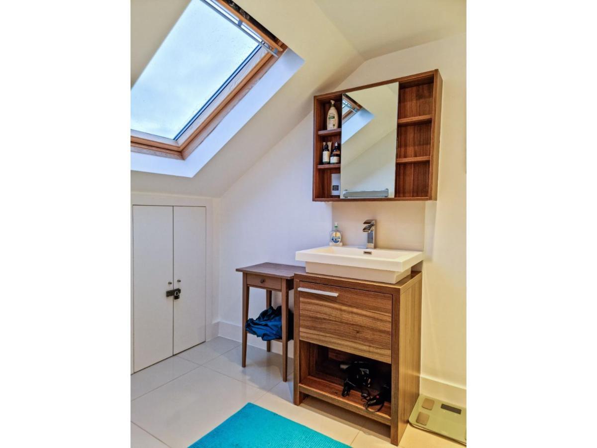 Pass The Keys Family Friendly 2 Bedroom Gem In Shepherd'S Bush Londres Exterior foto
